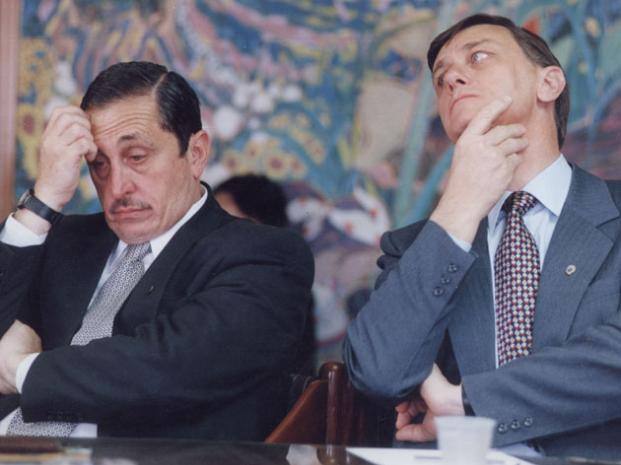 Entre Binner y Obeid, un trasfondo blanco