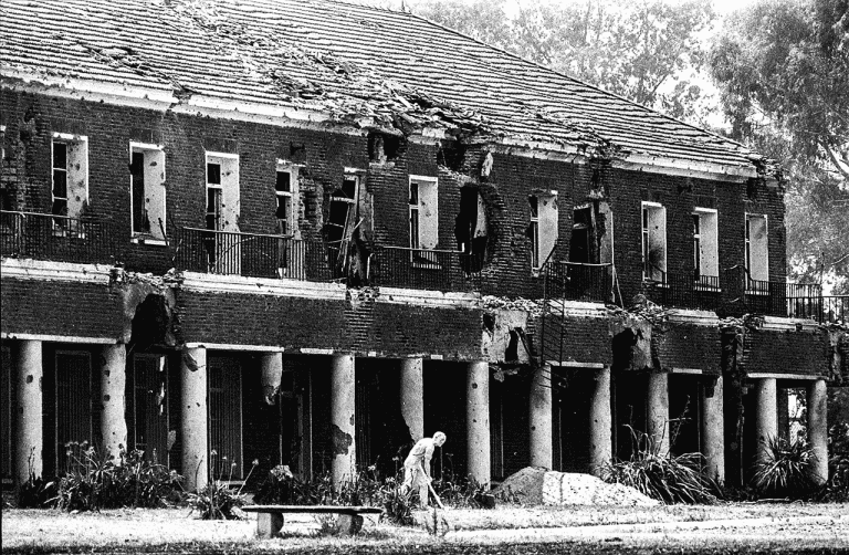 Ataque a La Tablada: sólo Derechos Humanos para terroristas  