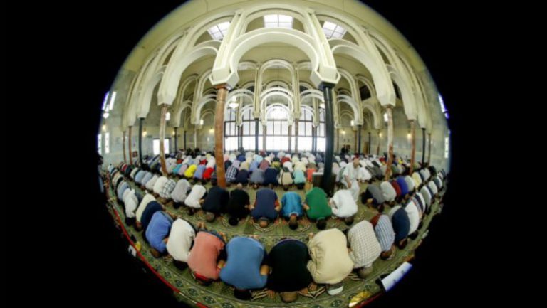 Europa se suicida: Holanda permite la financiación de mezquitas salafistas