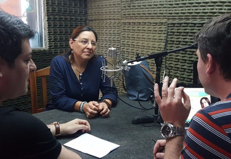 Amparo Medina estuvo en Rosario… y asistió a «Periodismo> para periodistas… ON THE RADIO»